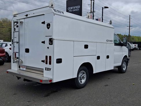 New 2025 GMC Savana 3500 w/ Power Convenience Package RWD image 4