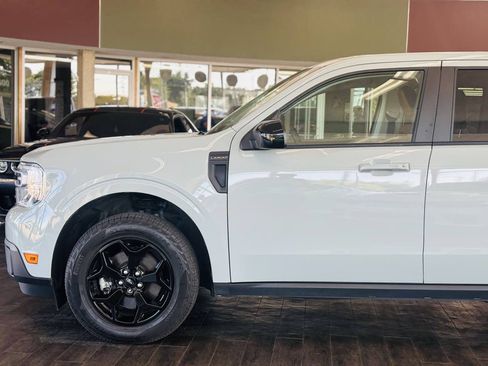 Used 2024 Ford Maverick Lariat w/ FX4 Off-Road Package AWD/4WD image 18