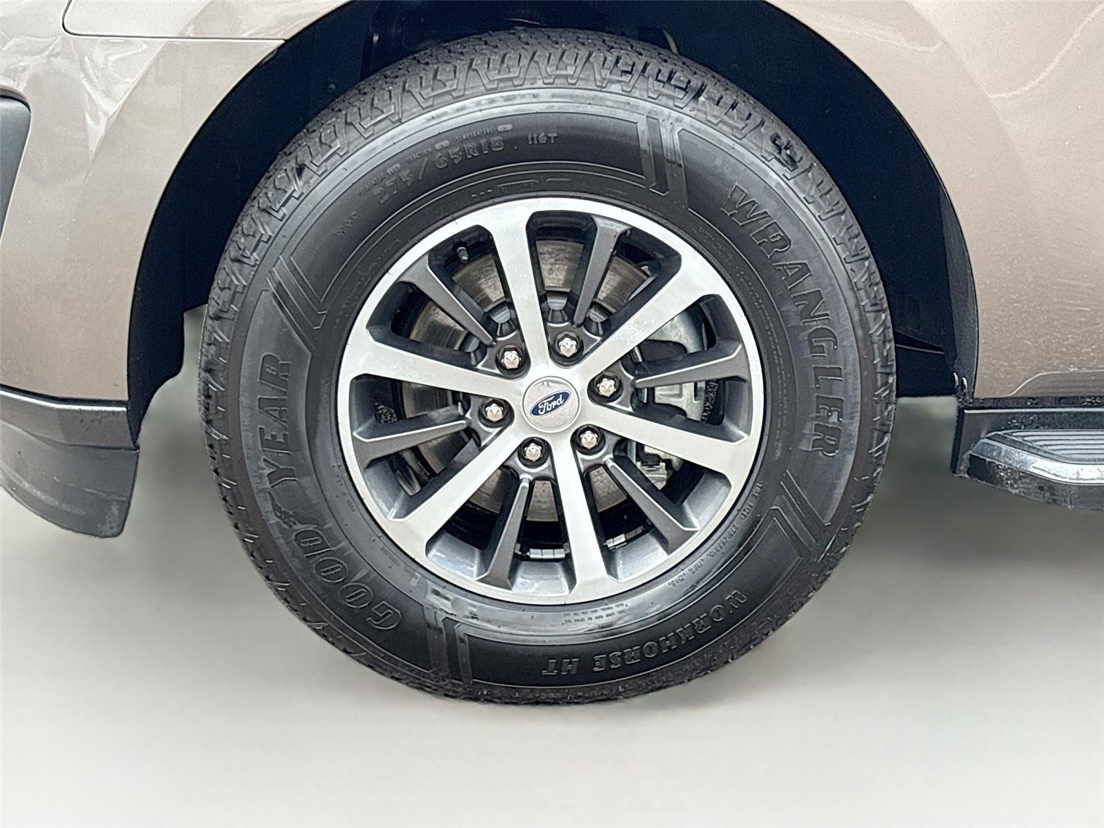 Used 2018 Ford Expedition XLT w/ Equipment Group 202A RWD image 31