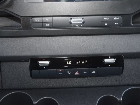 Used 2024 Mercedes-Benz Sprinter 2500 w/ Acoustic Package image 20