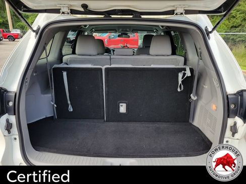 Used 2019 Toyota Highlander LE FWD image 14