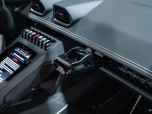 Used 2021 Lamborghini Huracan EVO RWD image 10