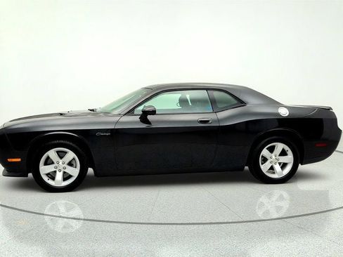 Used 2010 Dodge Challenger R/T RWD image 8