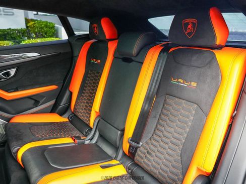 Used 2022 Lamborghini Urus image 45