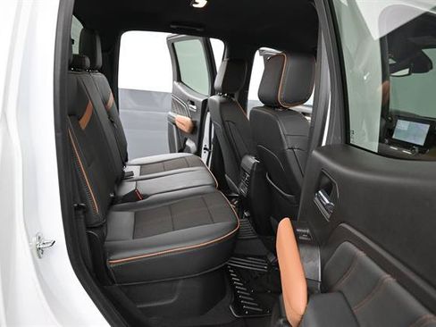 Used 2026 GMC Canyon AT4 AWD/4WD image 16