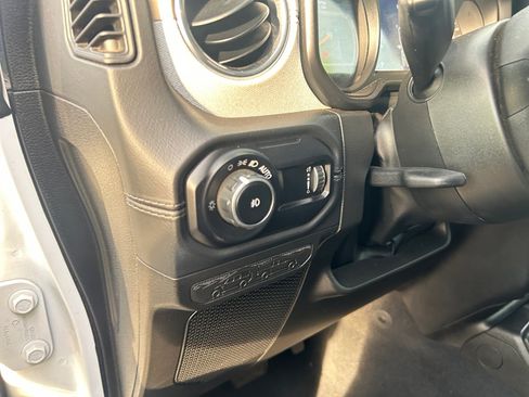 Used 2024 Jeep Wrangler Unlimited Sahara AWD/4WD image 12