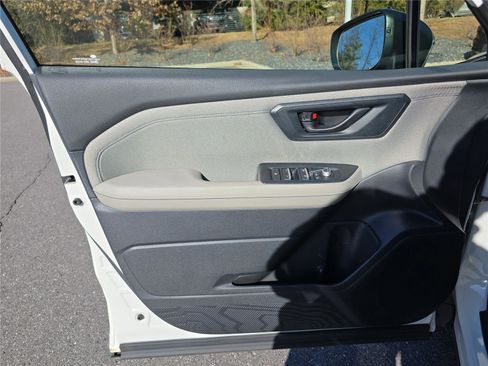 Used 2025 Subaru Forester Premium w/ Convenience Package #1 image 19