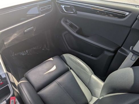 Used 2024 Porsche Macan S AWD/4WD image 18