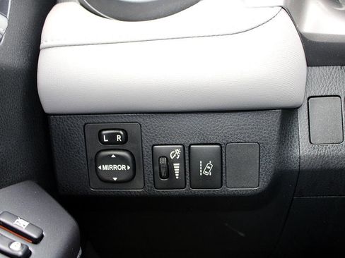 Used 2017 Toyota RAV4 LE Plus image 15