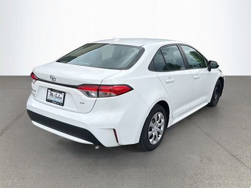 Used 2020 Toyota Corolla LE FWD image 4