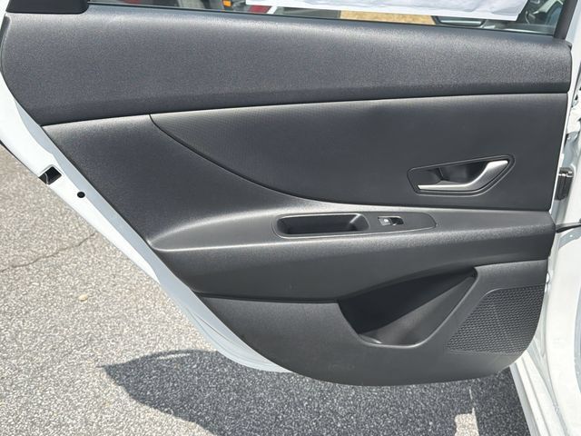 New 2026 Hyundai Elantra Hybrid FWD image 23