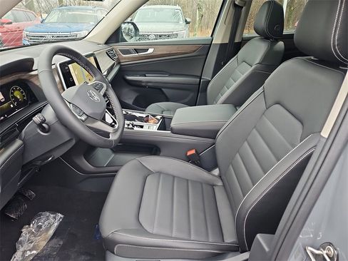 New 2025 Volkswagen Atlas SEL image 23