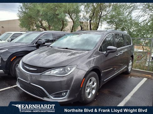 Used 2017 Chrysler Pacifica Touring-L Plus FWD image 1