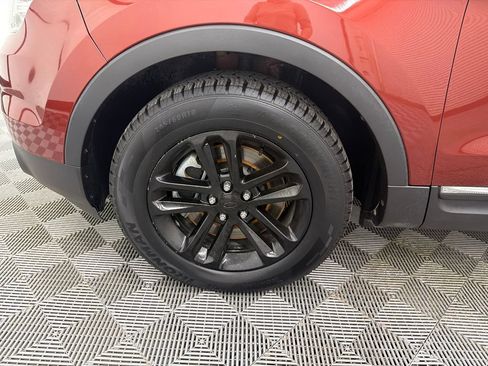 Used 2014 Ford Explorer XLT w/ Equipment Group 202A FWD image 12