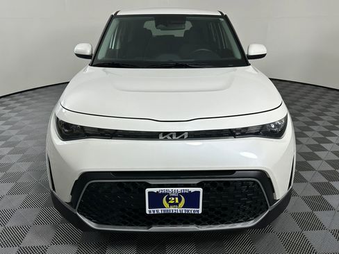 Used 2023 Kia Soul LX w/ LX Technology Package image 3