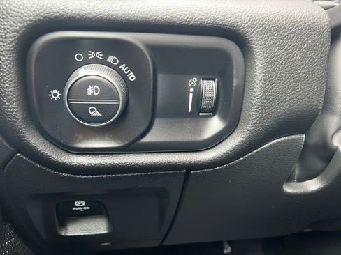 Used 2024 RAM 1500 Lone Star image 25