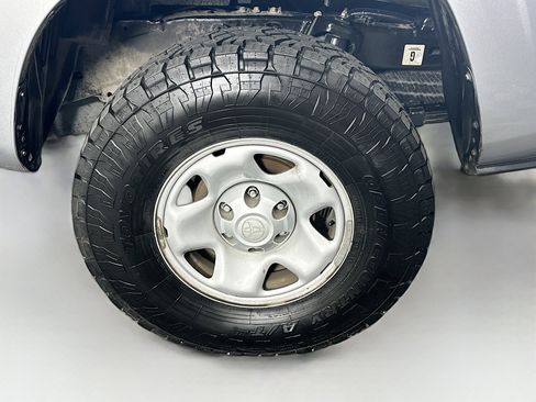 Used 2021 Toyota Tacoma SR image 11