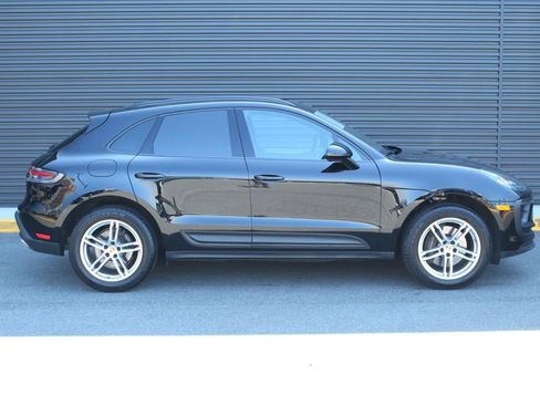 Certified 2025 Porsche Macan image 9