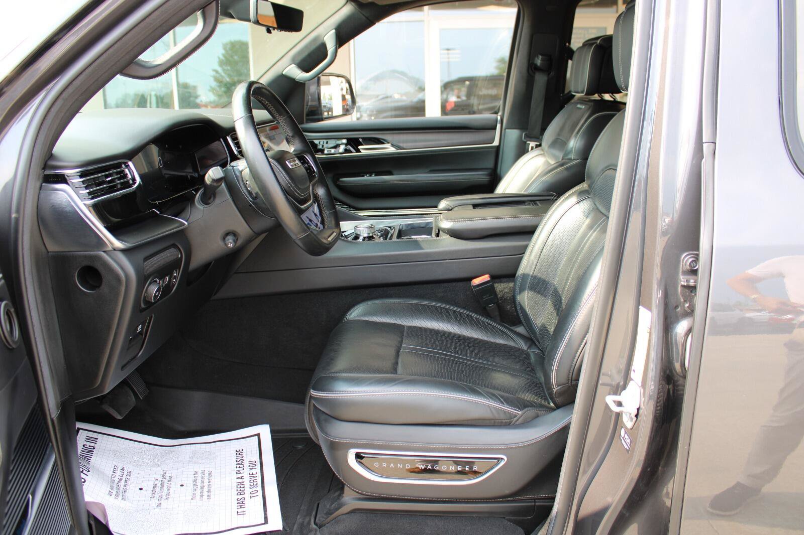 Certified 2022 Jeep Grand Wagoneer Series II AWD/4WD image 12