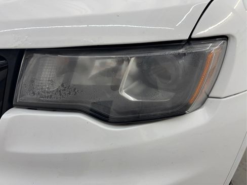 Used 2017 Jeep Grand Cherokee Altitude AWD/4WD image 31