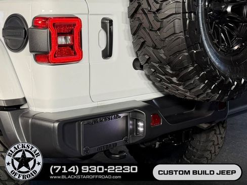 Used 2026 Jeep Wrangler Unlimited Rubicon AWD/4WD image 16