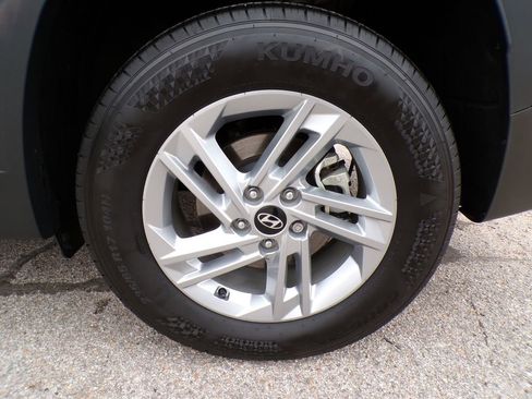 Used 2025 Hyundai Tucson SE image 7