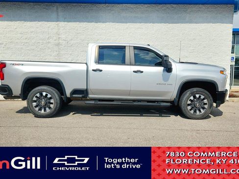 Used 2021 Chevrolet Silverado 2500 Custom w/ Custom Value Package AWD/4WD image 1