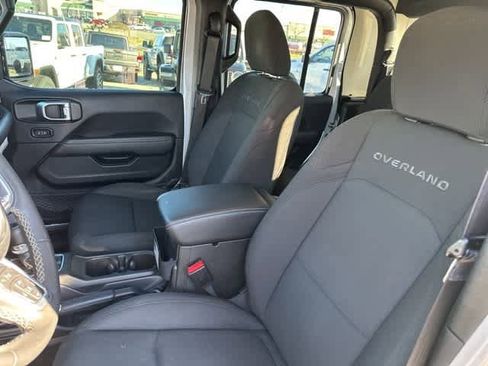 Used 2023 Jeep Gladiator Overland image 3