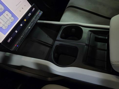 Used 2023 Fisker Ocean Extreme image 25