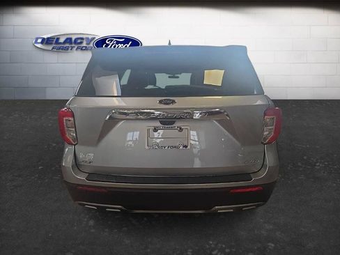 Used 2021 Ford Explorer XLT w/ Equipment Group 202A AWD/4WD image 5