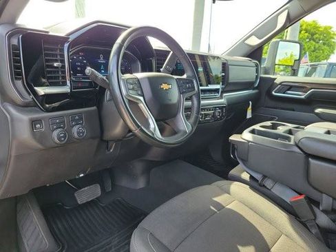 Used 2025 Chevrolet Silverado 2500 LT w/ Convenience Package AWD/4WD image 14