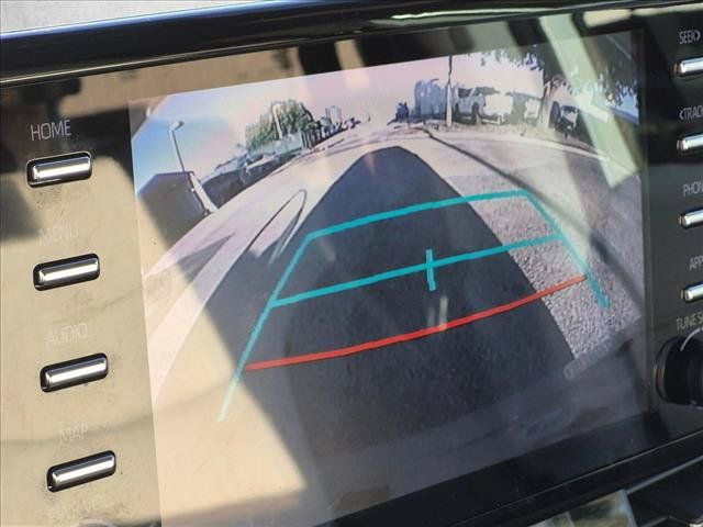Used 2022 Toyota Sienna XSE FWD image 11
