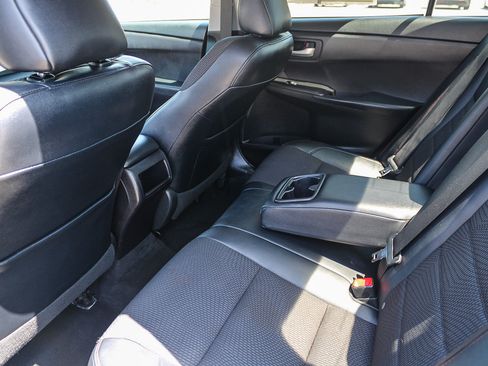 Used 2017 Toyota Camry SE FWD image 20