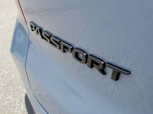 Used 2025 Honda Passport Black Edition image 9