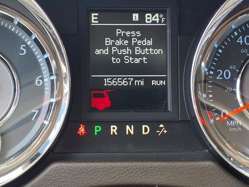 Used 2015 Chrysler Town & Country Touring-L w/ Trailer Tow Group FWD image 3