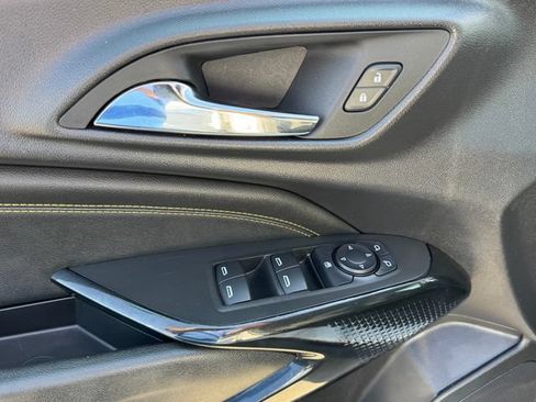 Certified 2025 Chevrolet Trax LT FWD image 13