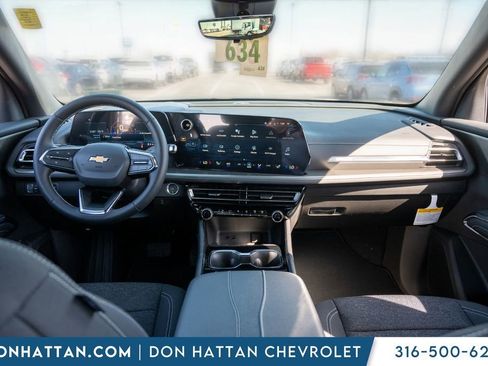 New 2026 Chevrolet Traverse LT image 3