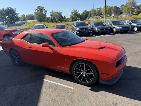 Used 2017 Dodge Challenger R/T Scat Pack w/ Leather Interior Group image 5