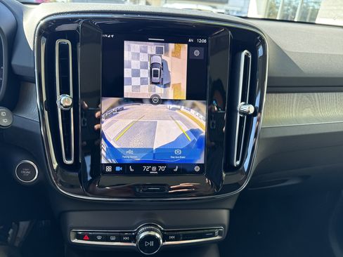 Used 2024 Volvo XC40 B5 Plus w/ Protection Package Premier image 17