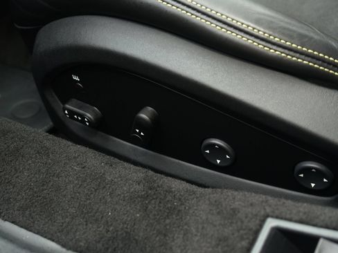 Used 2021 Ferrari F8 Tributo RWD image 28