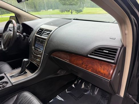 Used 2014 Lincoln MKX Sport Utility 4D w/ Equipment Group 102A image 18