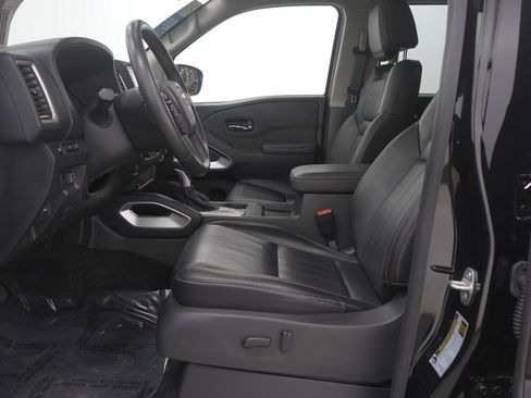 Used 2023 Nissan Frontier SV w/ SV Premium Package image 23