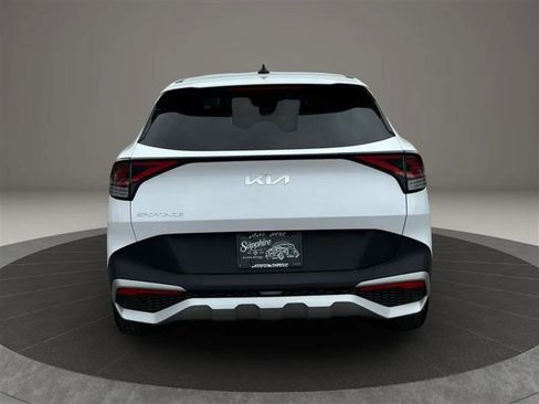 Used 2025 Kia Sportage LX FWD image 4