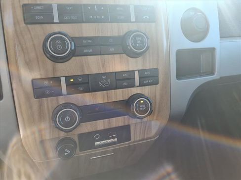 Used 2011 Ford F150 Lariat w/ Lariat Chrome Pkg image 16