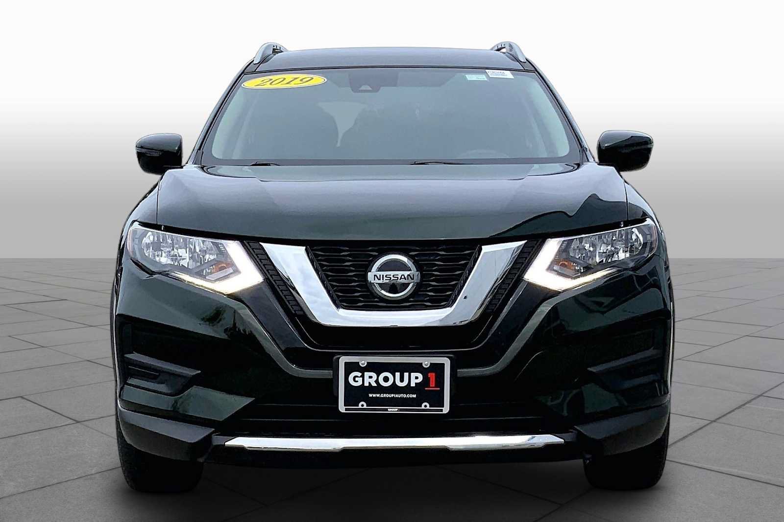 Used 2019 Nissan Rogue SV AWD/4WD image 3