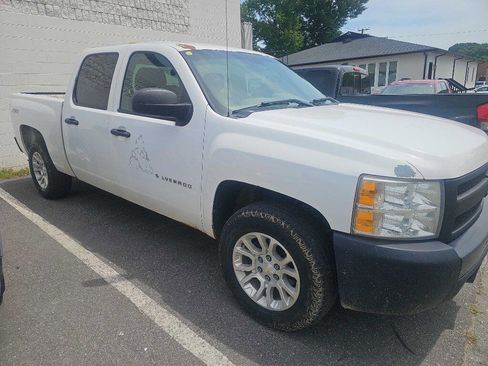 Used 2013 Chevrolet Silverado 1500 W/T w/ Skid Plate Package AWD/4WD image 1