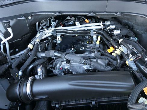 Used 2025 Ford Explorer Active w/ Active Comfort Package image 29