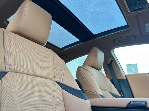 New 2025 Lexus ES 350 Luxury image 13