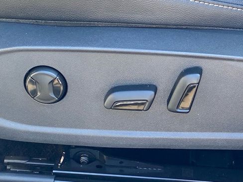 Used 2022 Volkswagen Jetta SE image 11