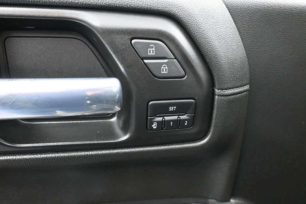 Used 2021 Chevrolet Silverado 1500 High Country AWD/4WD image 16